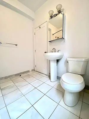 Rented by Bond New York | media 17