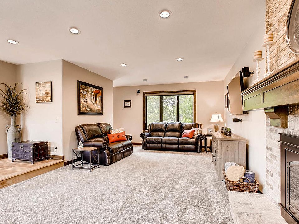 2nd image of 219 Meadowood Pl