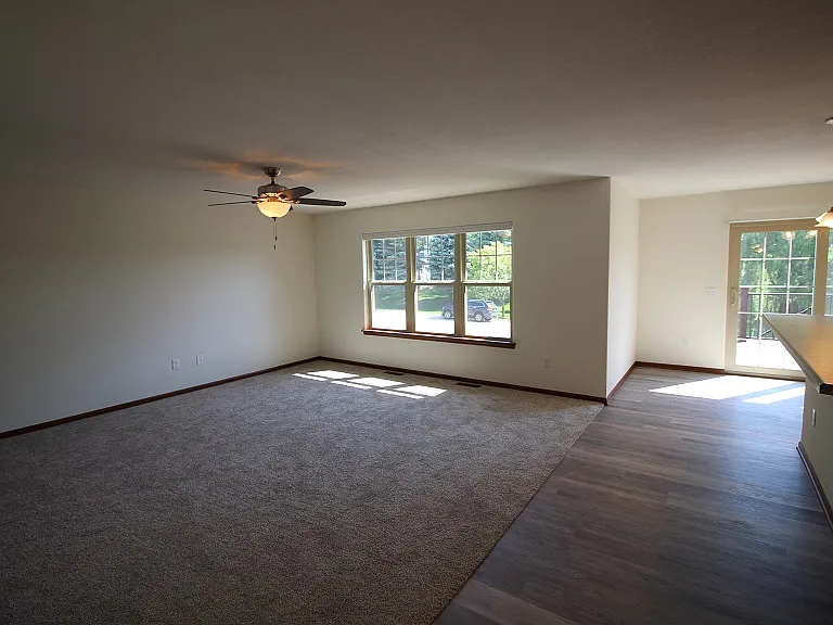3 bed, 2.5 bath, 1910 sqft, $2,350 — Photo 10