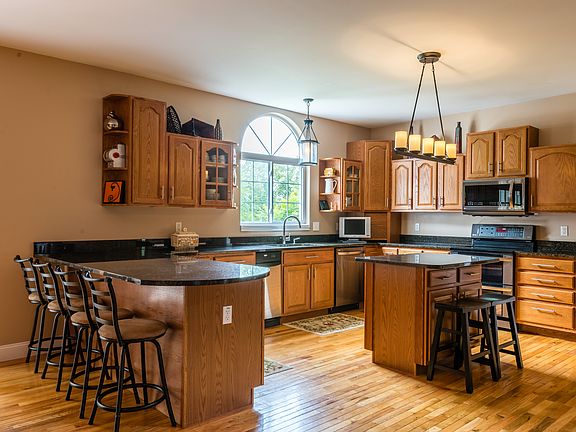 4th image of 6555 Pauline Ct