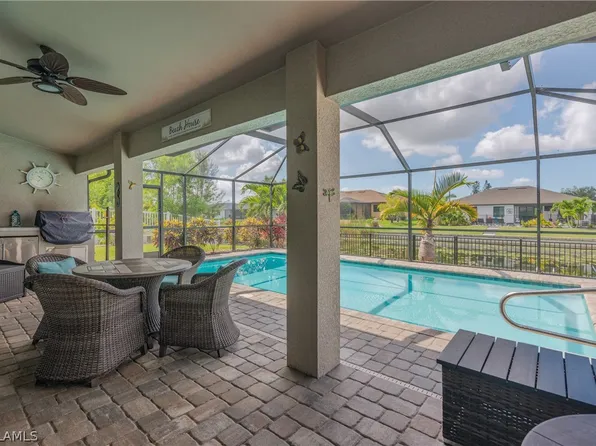 910 SW 12th Ter, Cape Coral, FL 33991