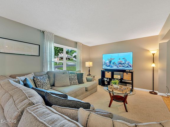 5th image of 1716 Wickersham Dr