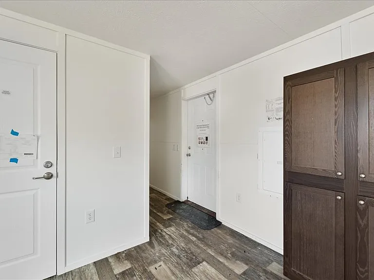 1038 Canopy Ln SW — Photo 5