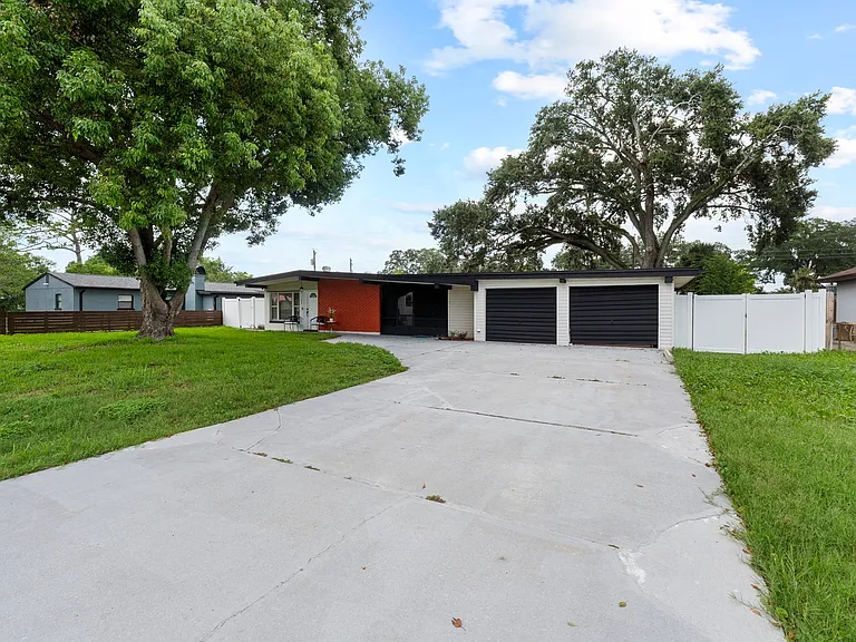228 Sunset Dr — Photo 31