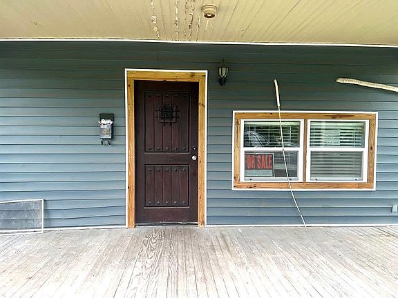 2nd image of 303 N Park St
