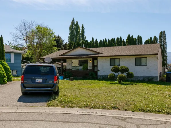 2913 Bouvette St, Kelowna, BC V1Y 3K5