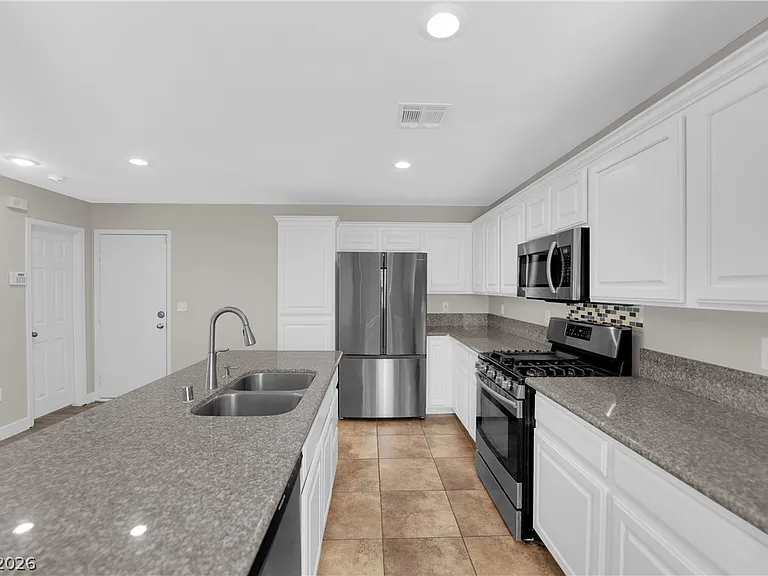 9071 Secret Valley St — Photo 4