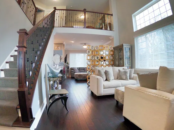 2591 Camberley Cir #4-813, Westchester, IL 60154