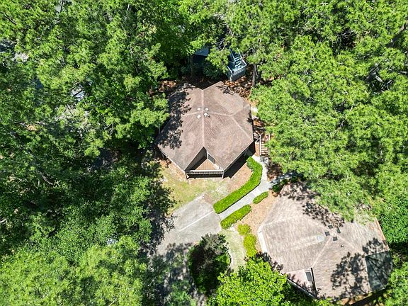 2nd image of 752 Tall Oaks Ct.