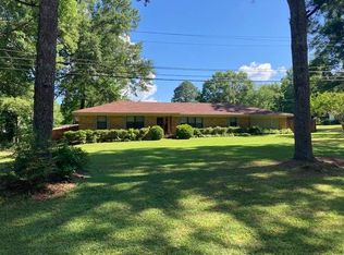 621 Middleton Rd, Winona, MS 38967