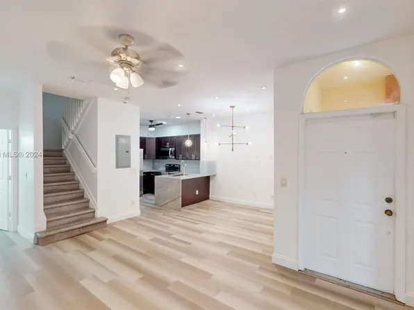 1313 N Santa Catalina Cir, North Lauderdale, FL 33068