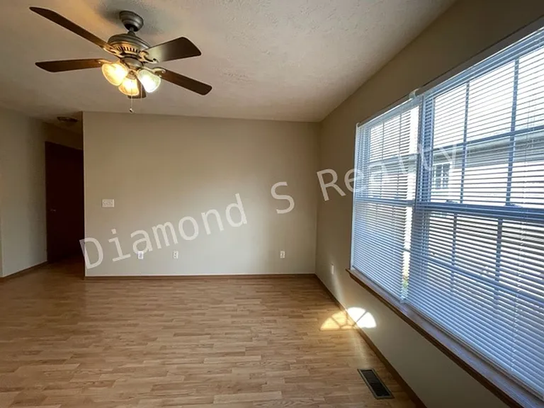 2415 W High St — Photo 3
