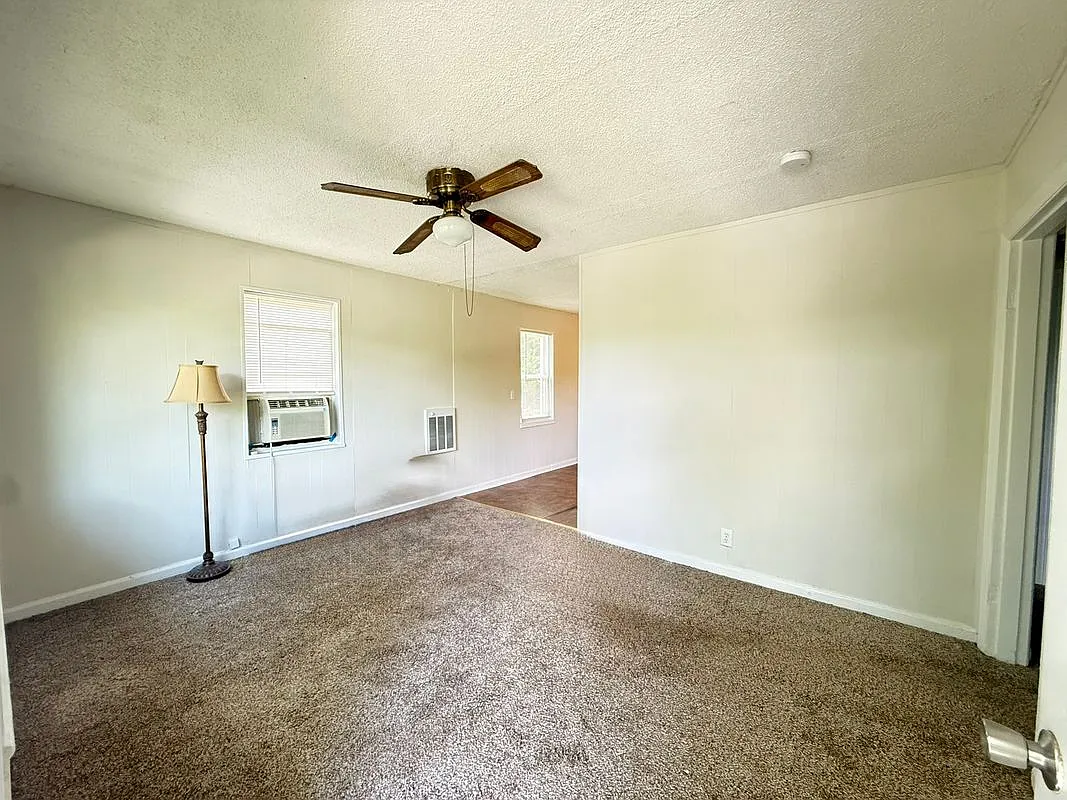 2 bed, 1.0 bath, 762 sqft, $950 — Photo 3