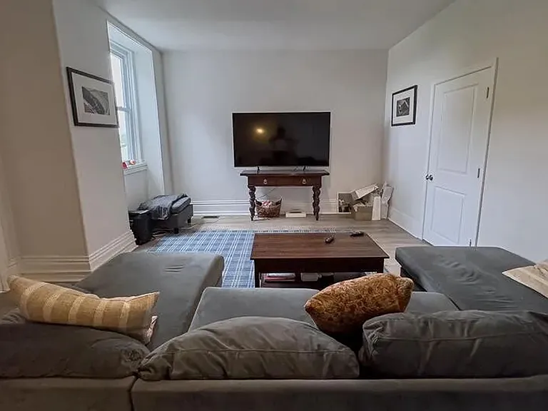 2037 Spring Garden St #3FF — Photo 9