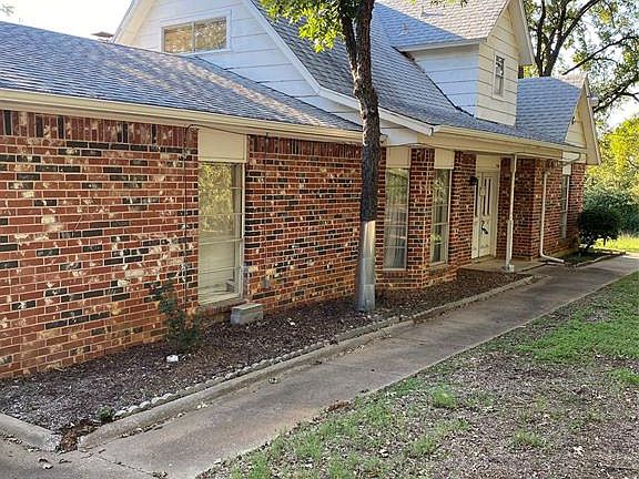 3rd image of 318 Cotton Dr