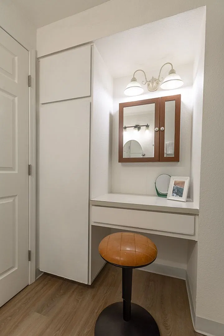 Olive Park Avenue Apartments — Photo 3