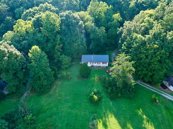 335 Smallwood Rd, Stanton, KY 40380