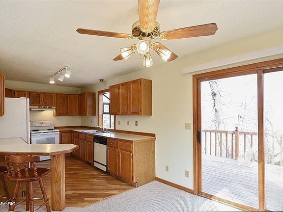4th image of 4595 N Cedar Trl
