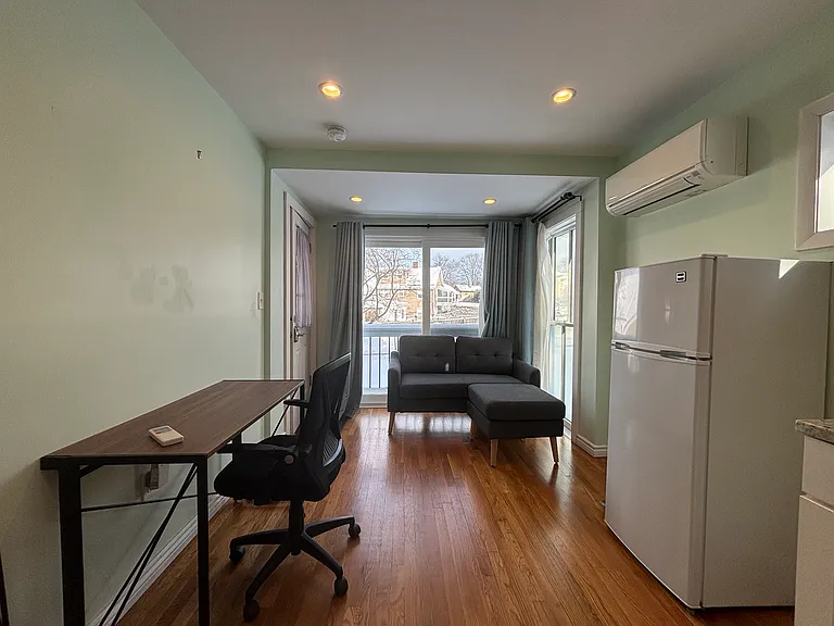 30 Alaric St #1 — Photo 5