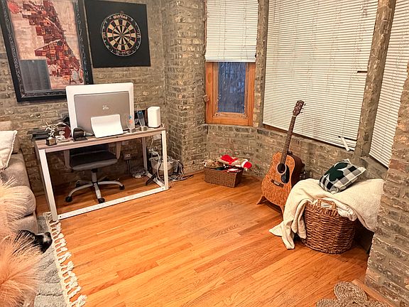 2nd image of 1458 W Augusta Blvd #1G