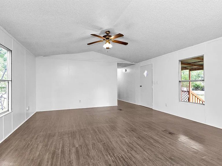 19339 Forest Lane Cir — Photo 10