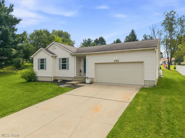 6192 Apple St, Louisville, OH 44641