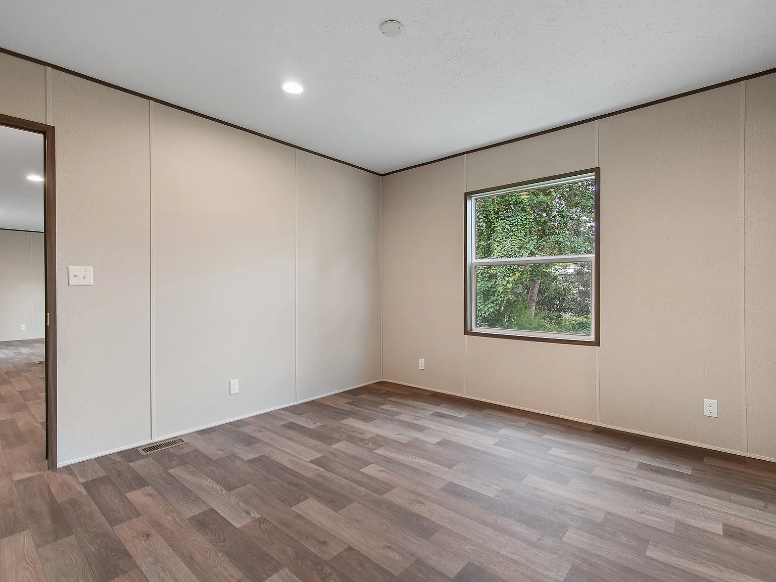 3 bed, 1075 sqft, $1,700 — Photo 3