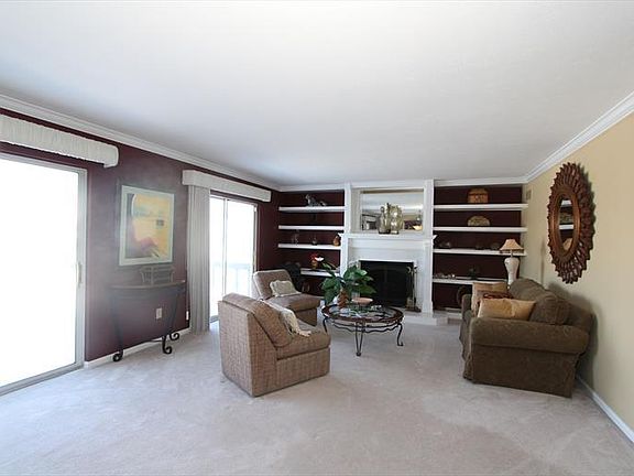4th image of 6 Old Duxbury