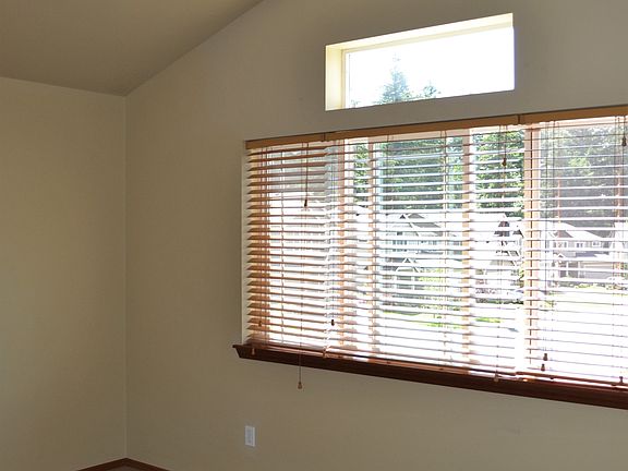 5th image of 18223 6th Avenue Ct E