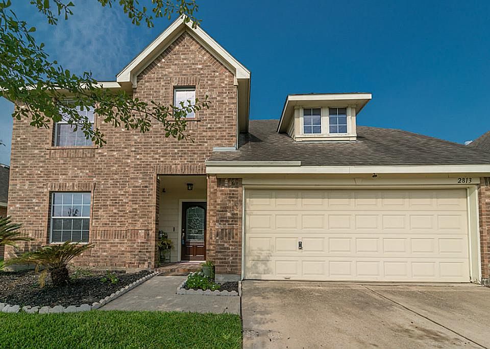 1st image of 2813 Crestwood Dr