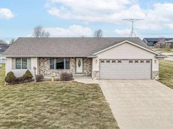 1319 Woodland Dr, Carroll, IA 51401
