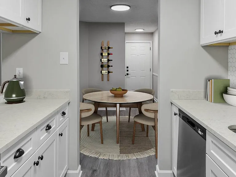 Riverset Apartments — Photo 16