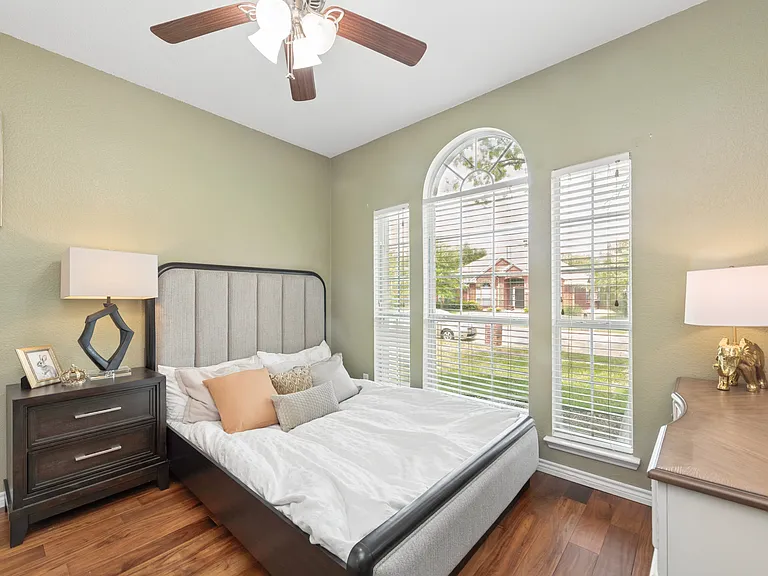 5909 Vineyard Ln — Photo 16