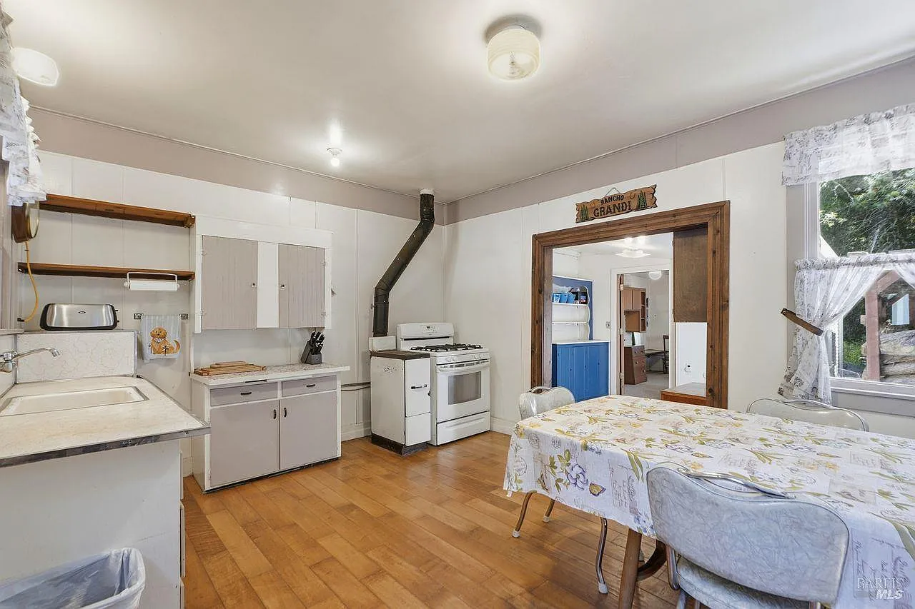 886 Montgomery Road - Photo 10