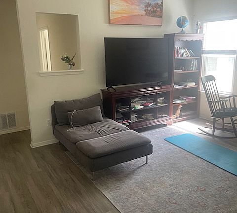 5th image of 1619 W 11th St APT A