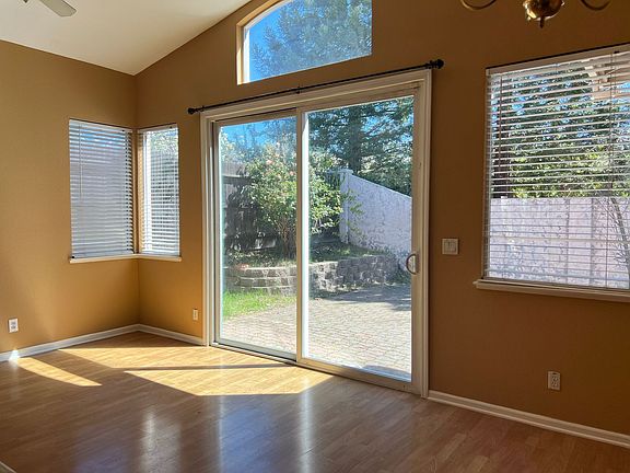 4th image of 689 Hillswick Cir
