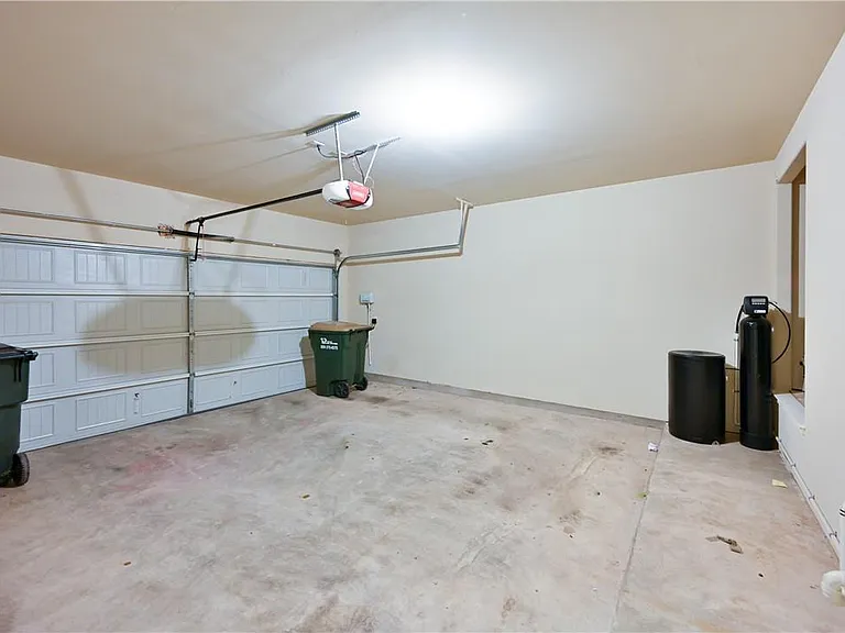 100 Lake Mineral Wells Dr — Photo 24