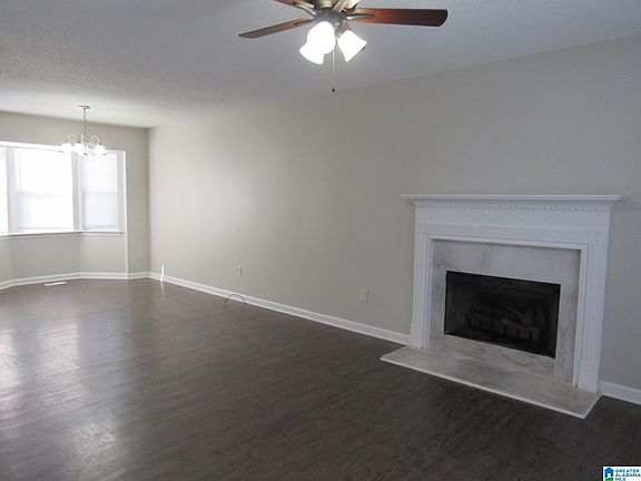 3rd image of 1737 Molly Ln