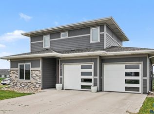 201 Lydia Ct, Harrisburg, SD 57032