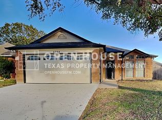 6704 Daffodil Ct, Fort Worth, TX 76137