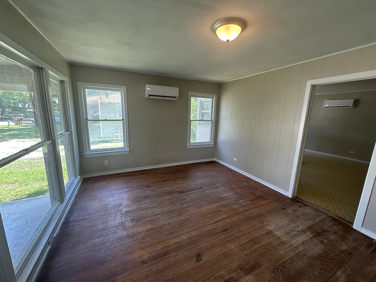2 bed, 1.5 bath, 1156 sqft, $1,150 — Photo 2
