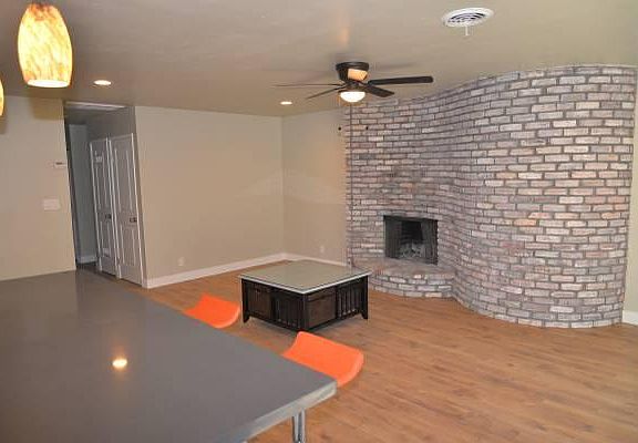 3rd image of 4917 El Cemonte Ave #4917