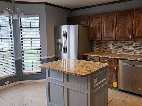 3rd image of 1544 Arbor Dr