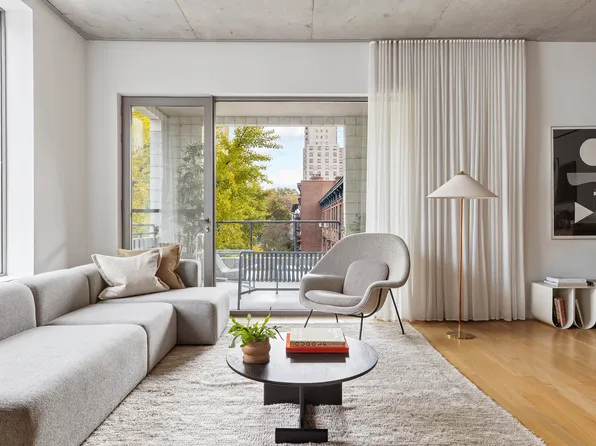 450 Warren Street image 3 of 19