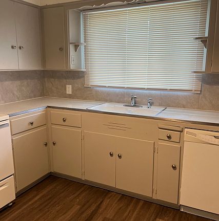 4th image of 3023 E Alta Vista St
