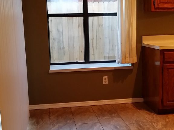 Kitchen with ceramic tiles & new appliances