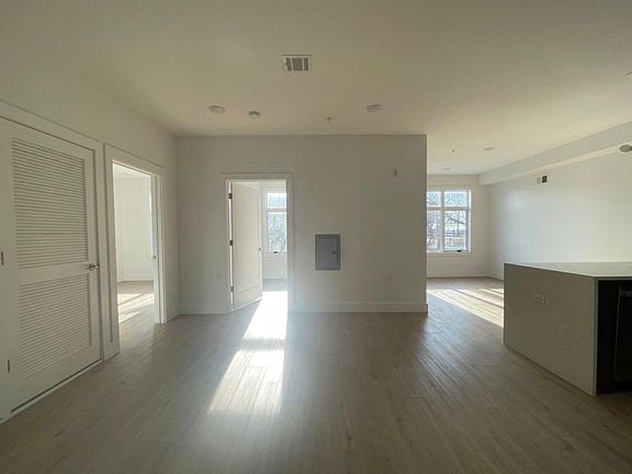 2nd image of 277 Duncan Ave #4B