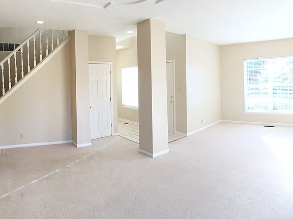 Dining / Living Room