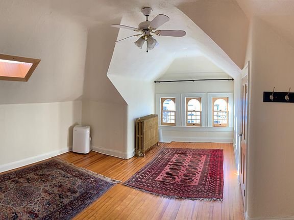 4th image of 728 N Clarkson St APT 3