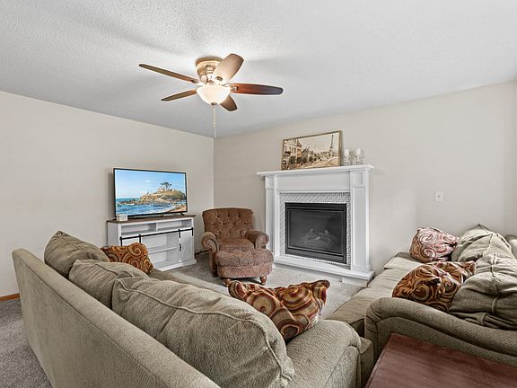 3rd image of 5512 44th Ave NW